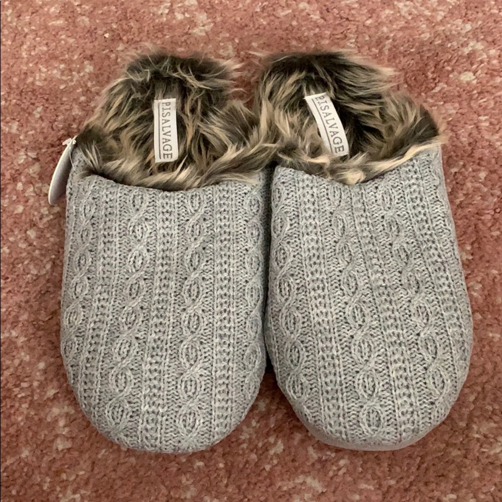 NWT P.J. Salvage slippers - size M/L
